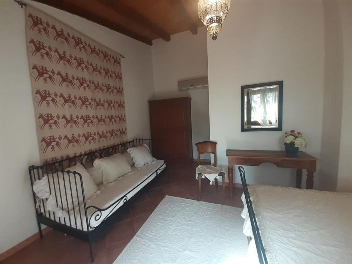Sa Ruscitta Bed & Breakfast Sant'Antioco Bagian luar foto