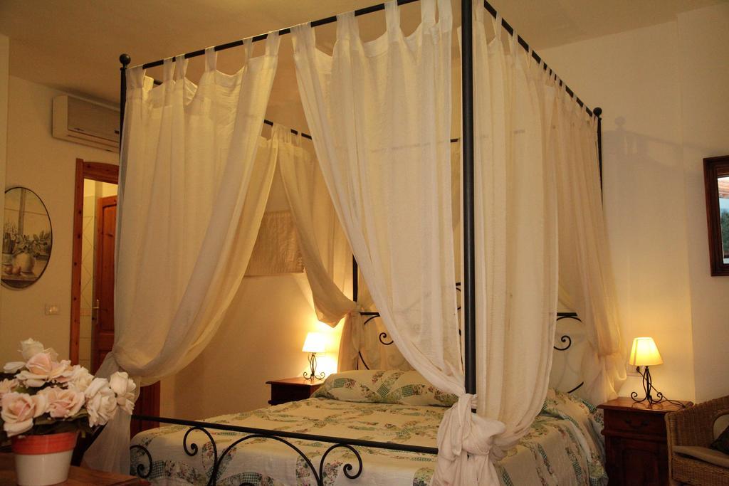 Sa Ruscitta Bed & Breakfast Sant'Antioco Ruang foto