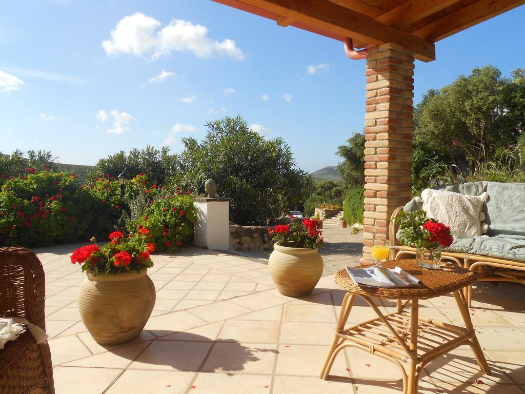 Sa Ruscitta Bed & Breakfast Sant'Antioco Bagian luar foto